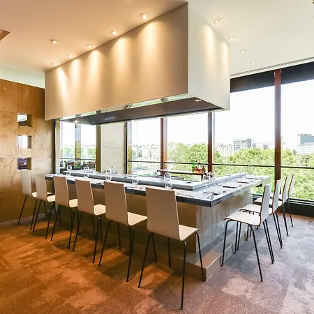 Novotel Centre Tour Eiffel Hotel 4*