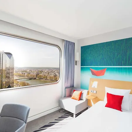 Novotel Centre Tour Eiffel Hotel