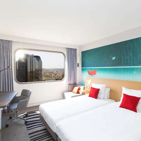 نوفوتيل سنتر تور إيفل 4* باريس