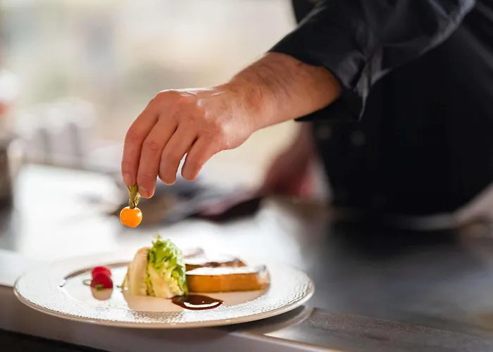 Hotel Novotel Centre Tour Eiffel 4*