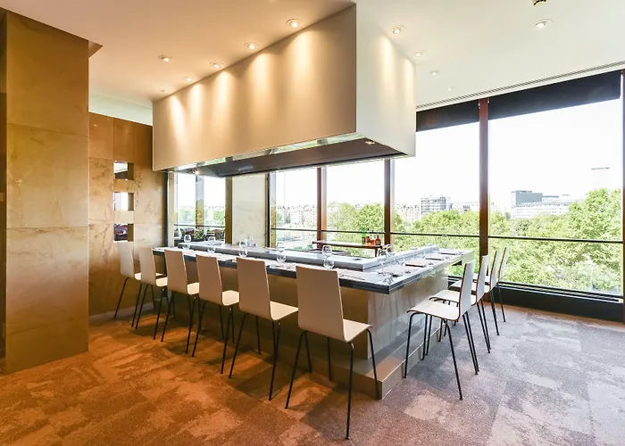 Novotel Centre Tour Eiffel Hotel 4*