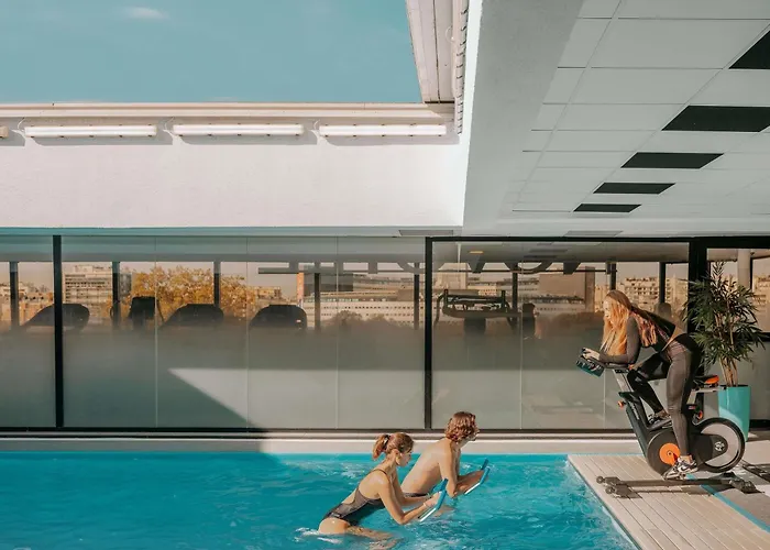 نوفوتيل سنتر تور إيفل 4* باريس