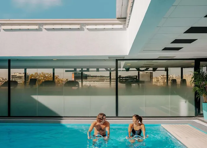 نوفوتيل سنتر تور إيفل