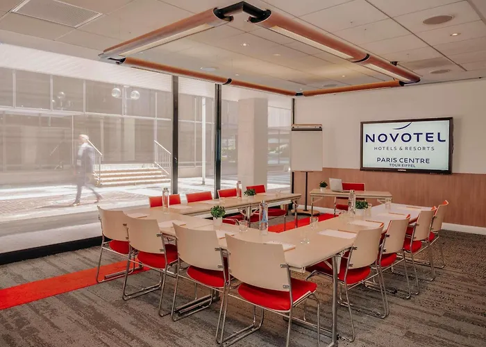 نوفوتيل سنتر تور إيفل فندق