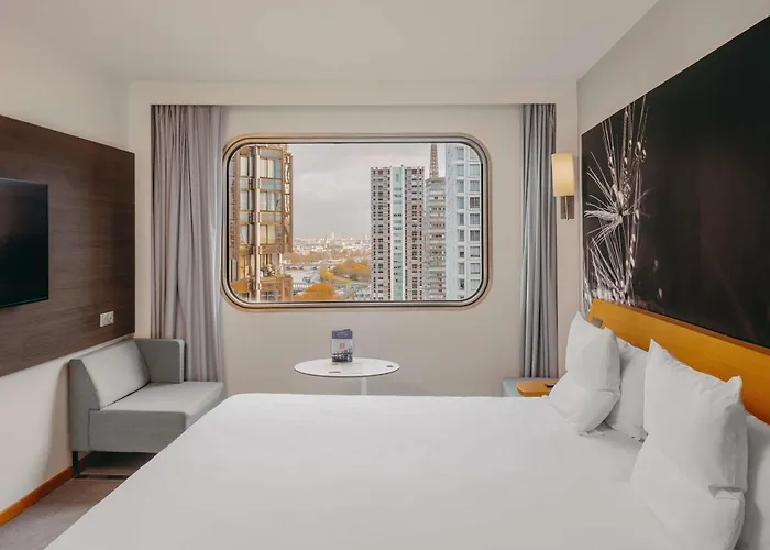 نوفوتيل سنتر تور إيفل