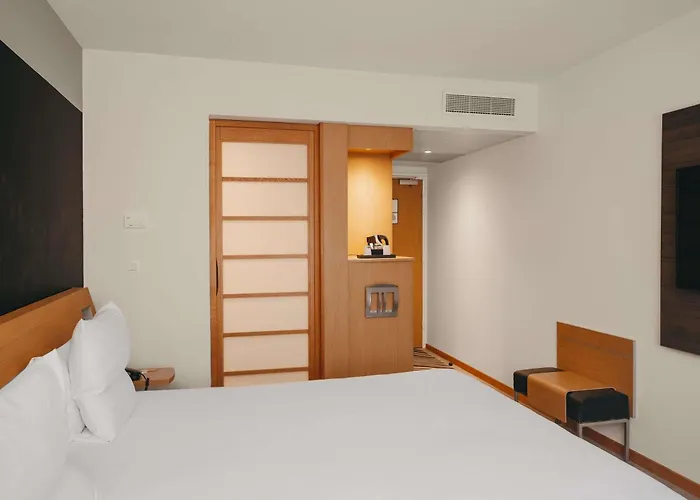 نوفوتيل سنتر تور إيفل