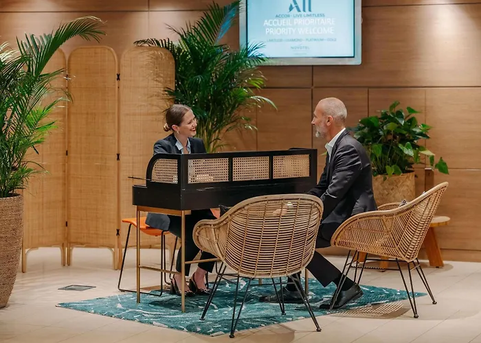 نوفوتيل سنتر تور إيفل 4*