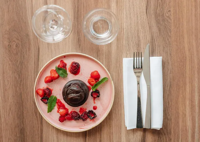 فندق نوفوتيل سنتر تور إيفل