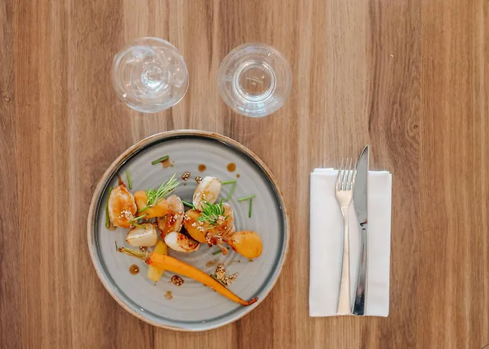 نوفوتيل سنتر تور إيفل 4*