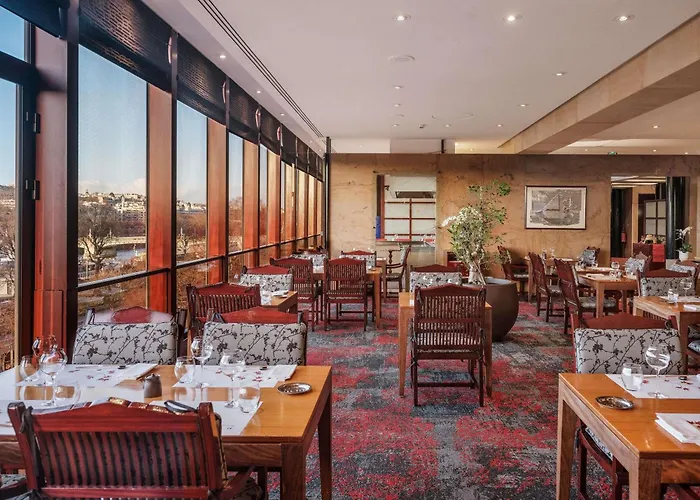 نوفوتيل سنتر تور إيفل