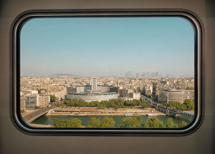 نوفوتيل سنتر تور إيفل فندق 4*