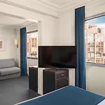 Отель Novotel Centre Tour Eiffel 4*