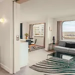 Novotel Centre Tour Eiffel Отель 4*