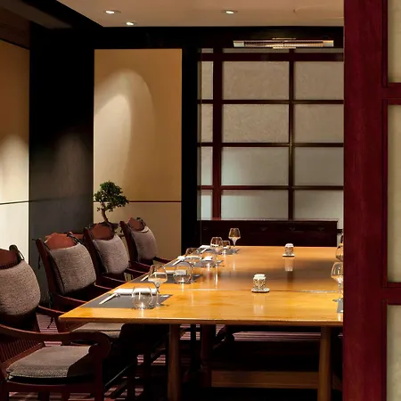 Novotel Centre Tour Eiffel Hotel 4*