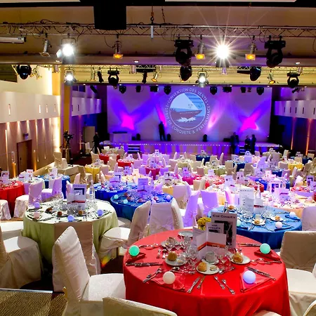 Novotel Centre Tour Eiffel 4*