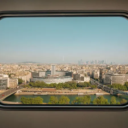 מלון Novotel Centre Tour Eiffel