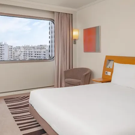 Novotel Centre Tour Eiffel 4*