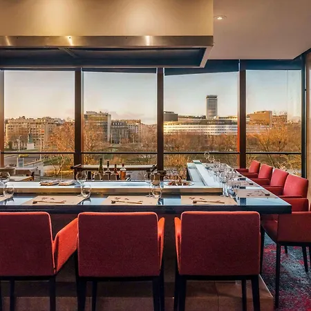 מלון Novotel Centre Tour Eiffel