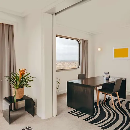 Novotel Centre Tour Eiffel מלון