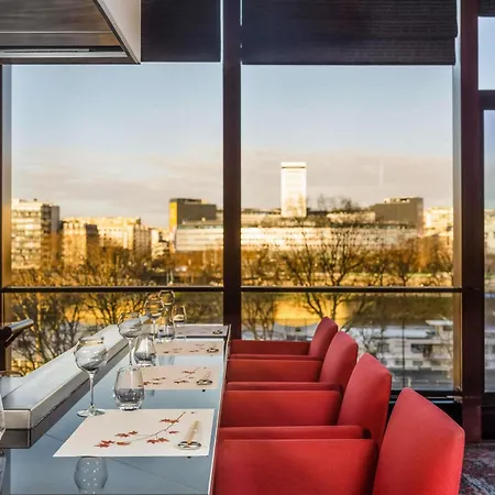 Novotel Centre Tour Eiffel 4* Paris