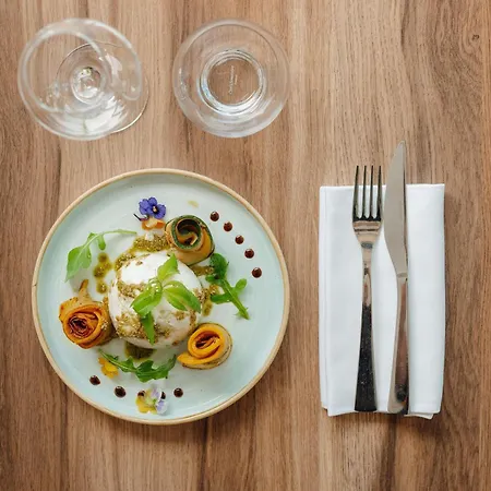 Novotel Centre Tour Eiffel Hotel