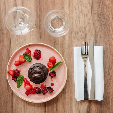 Novotel Centre Tour Eiffel 4* Parigi