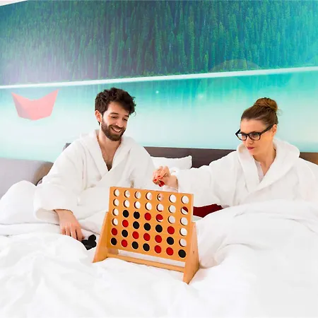 Novotel Centre Tour Eiffel Hotel 4*