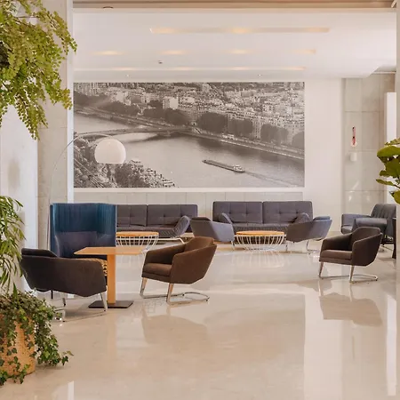 Novotel Centre Tour Eiffel Hotel 4*