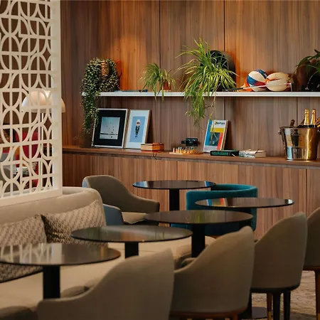 Novotel Centre Tour Eiffel Hotel 4*