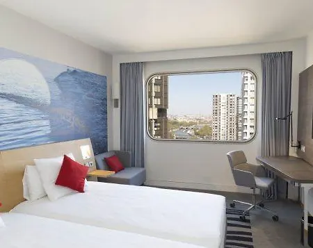 Hotel Novotel Centre Tour Eiffel 4*
