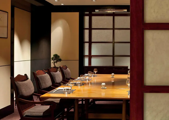 Novotel Centre Tour Eiffel Hotel 4*