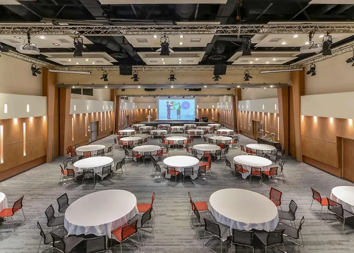 Novotel Centre Tour Eiffel Hotel Paris