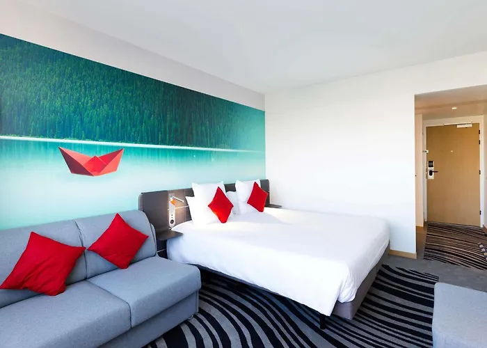 Novotel Centre Tour Eiffel Hotel 4*