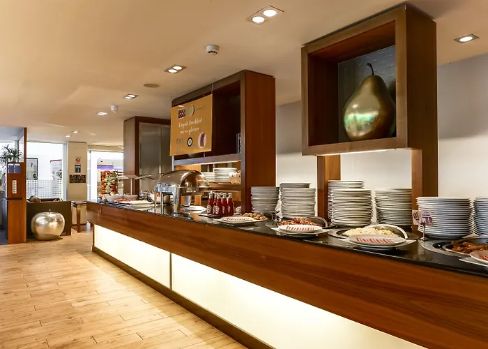 Novotel Centre Tour Eiffel 4*