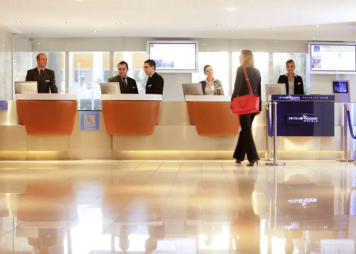Novotel Centre Tour Eiffel 4* París
