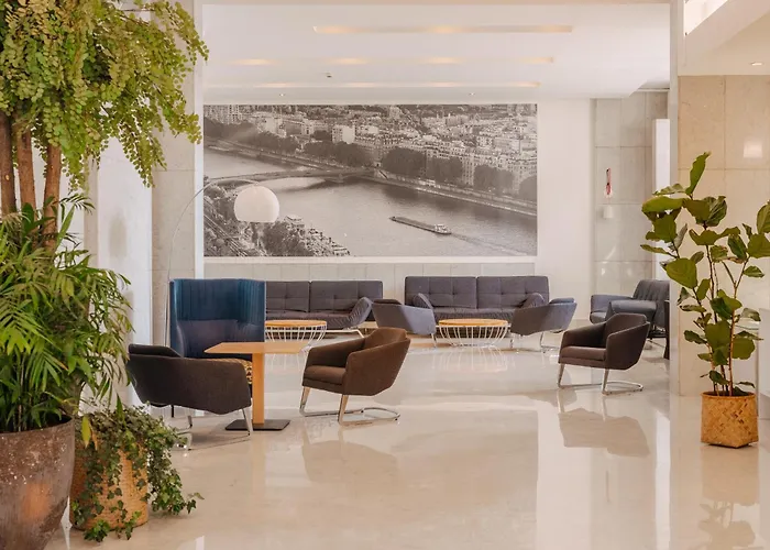 Novotel Centre Tour Eiffel מלון 4*
