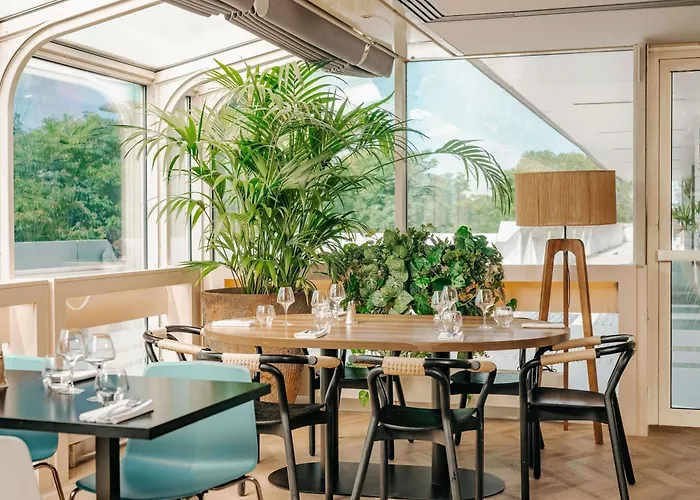 Novotel Centre Tour Eiffel Hotel