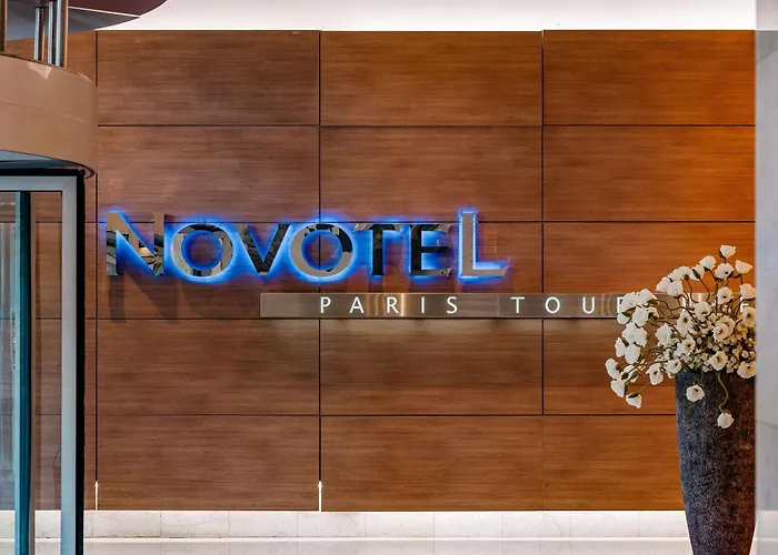 Hotel Novotel Centre Tour Eiffel 4*