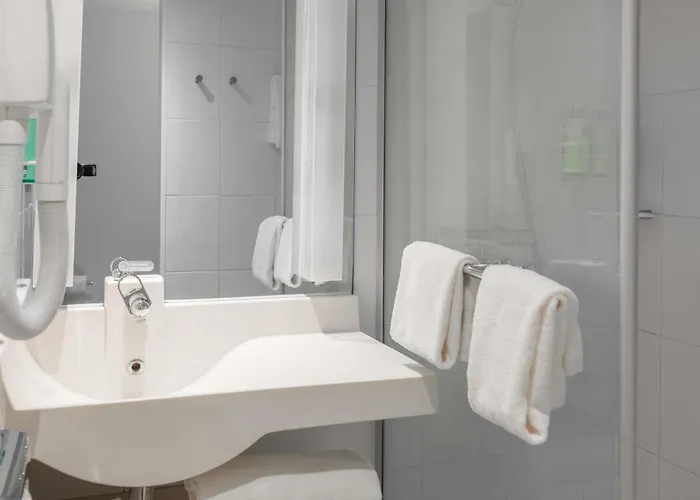 Novotel Centre Tour Eiffel Hotel 4*