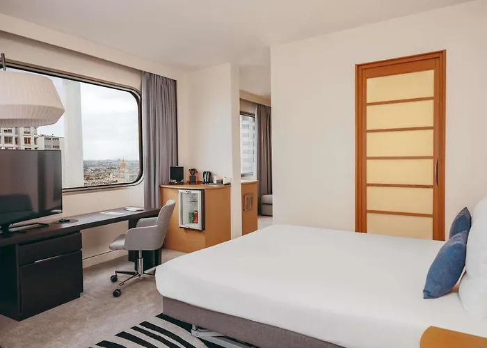 Novotel Centre Tour Eiffel 4*