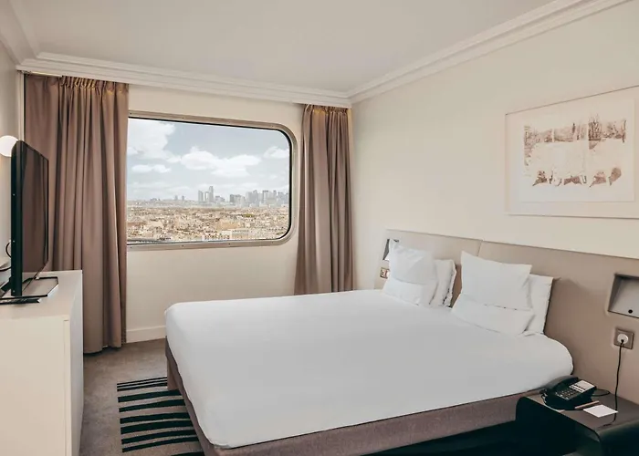 Novotel Centre Tour Eiffel 4*