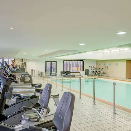 Novotel Centre Tour Eiffel Hotel 4*
