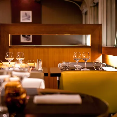 Novotel Centre Tour Eiffel 4*