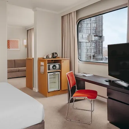 Novotel Centre Tour Eiffel Hotel 4*