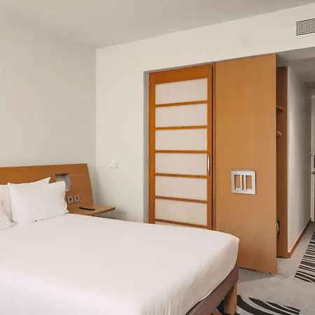 Novotel Centre Tour Eiffel 4* Paris