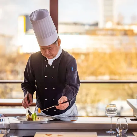 Novotel Centre Tour Eiffel Hotel 4*