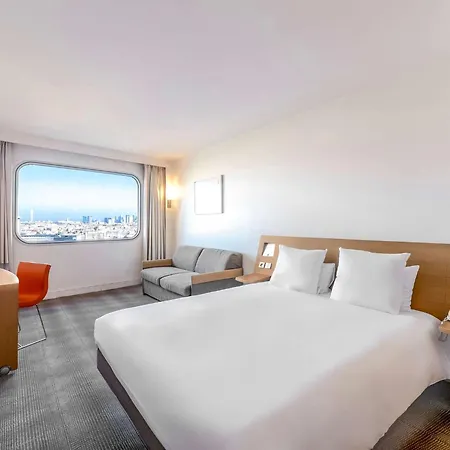 Hotel Novotel Centre Tour Eiffel 4*