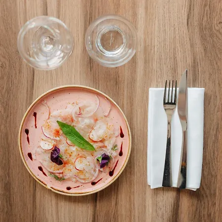 Novotel Centre Tour Eiffel Отель