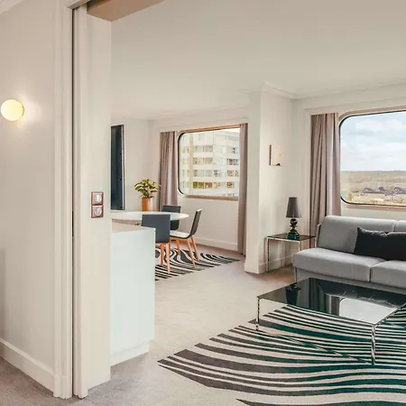 Novotel Centre Tour Eiffel 4* Париж