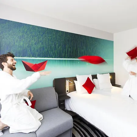 Novotel Centre Tour Eiffel Отель